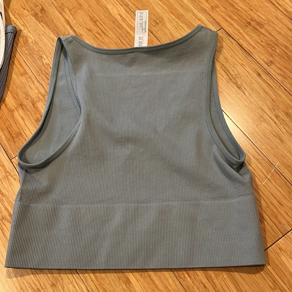 Forever 21 crop top - Picture 2 of 2